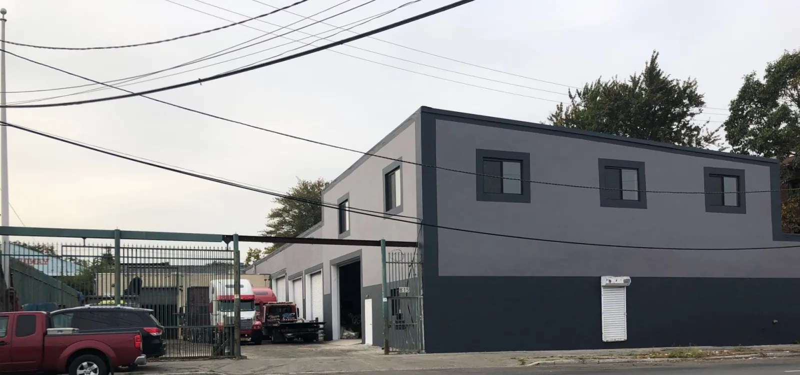 Commercial for rent in Newark - photo 1
